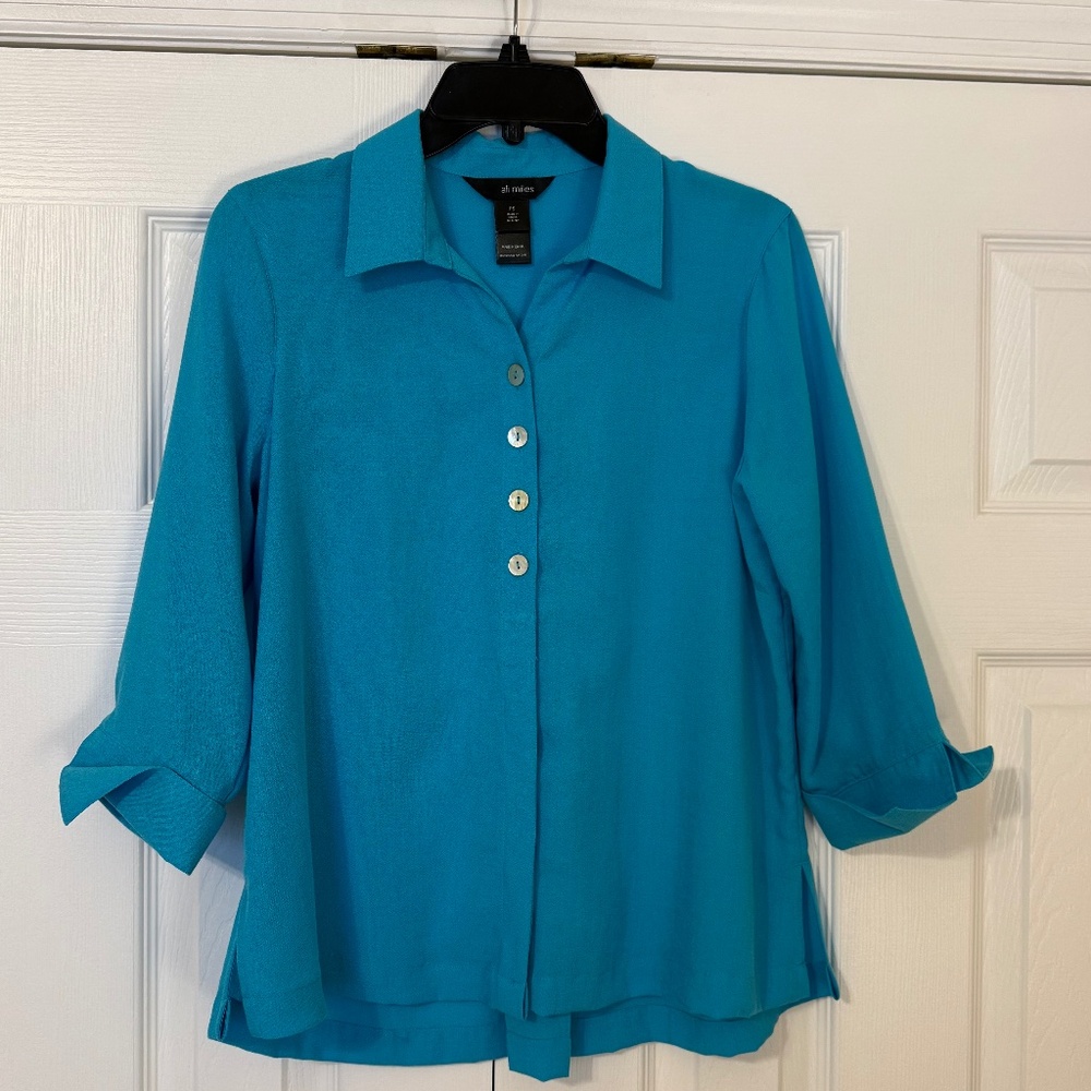 Ali Miles fabulous teal blouse